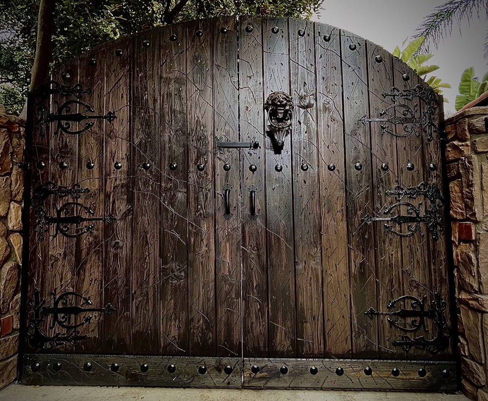 Custom gate build